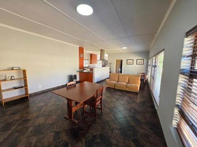 6 Bedroom House in Eureka