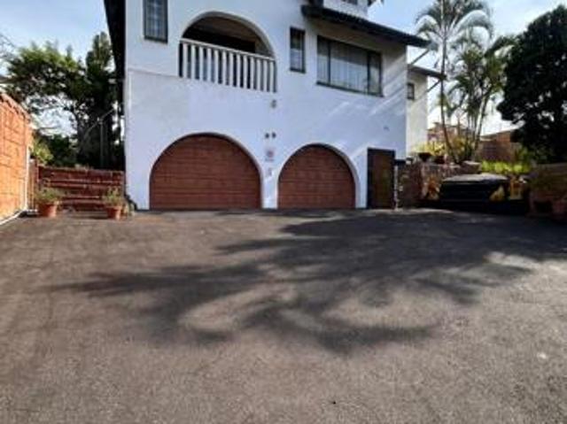 6 Bedroom House in Everest Heights
