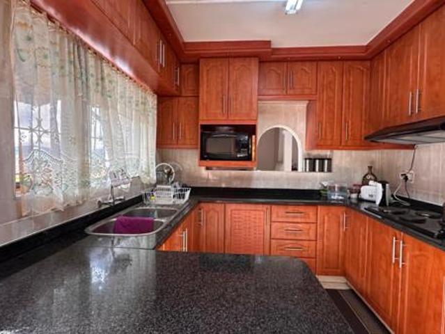 6 Bedroom House in Everest Heights