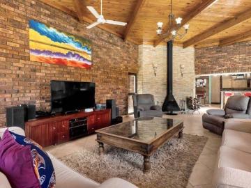6 Bedroom House in Farmall AH