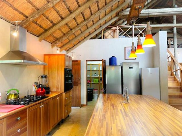 6 Bedroom House in Hoedspruit