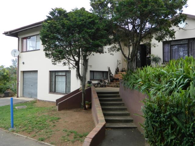 6 Bedroom House in Illovo Beach