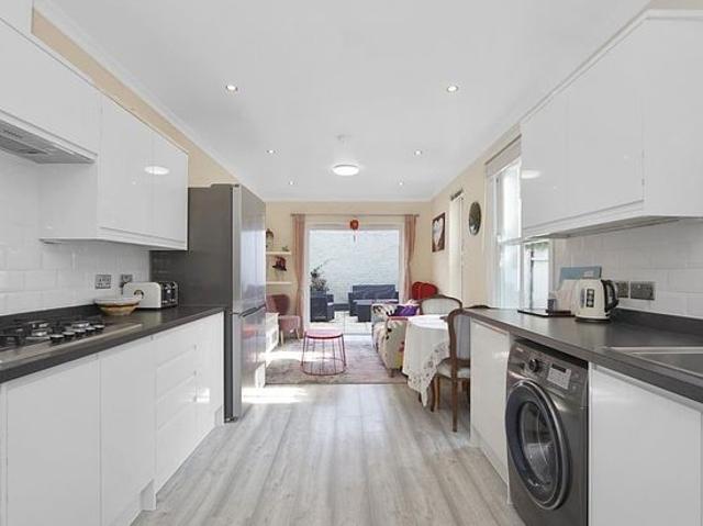 6 bedroom house in London