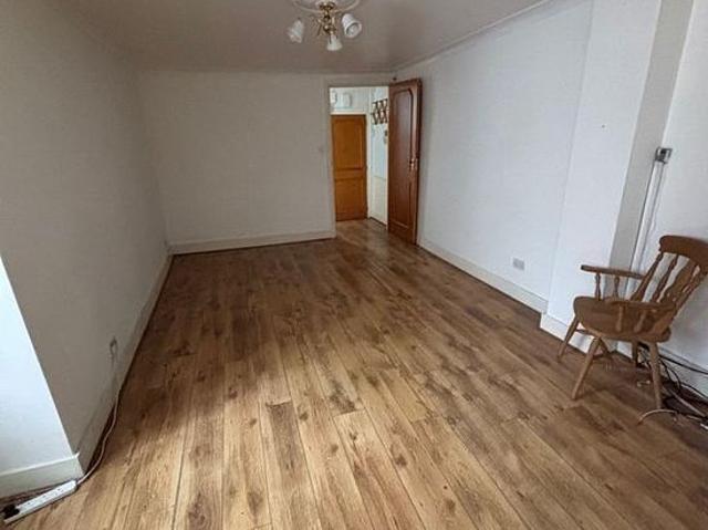 6 bedroom house in London