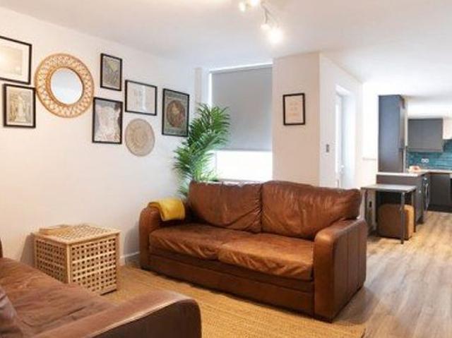 6 bedroom house in Liverpool