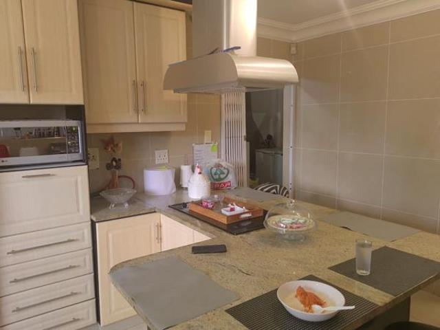 6 Bedroom House in South Ridge