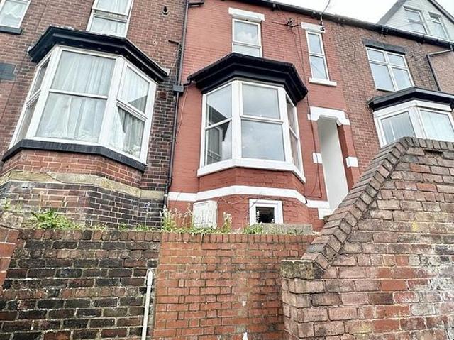 6 bedroom house in Sheffield
