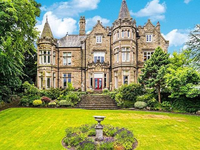 6 bedroom house in Sheffield