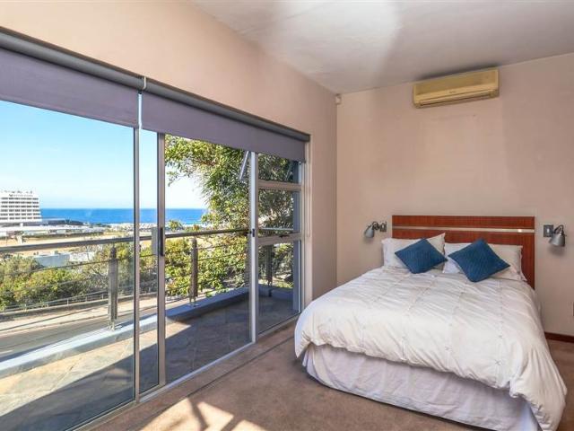 6 Bedroom House in Signal Hill