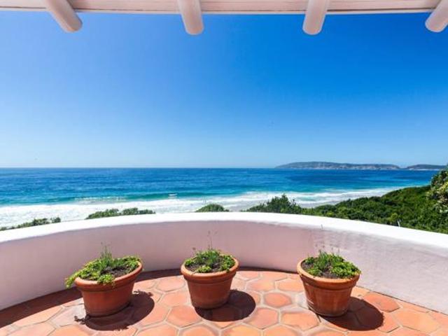 6 Bedroom House in Plettenberg Bay Central