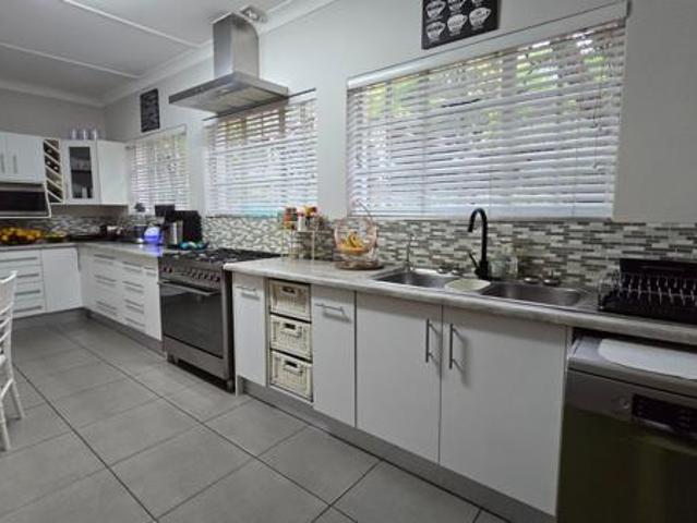 6 Bedroom House in Waverley