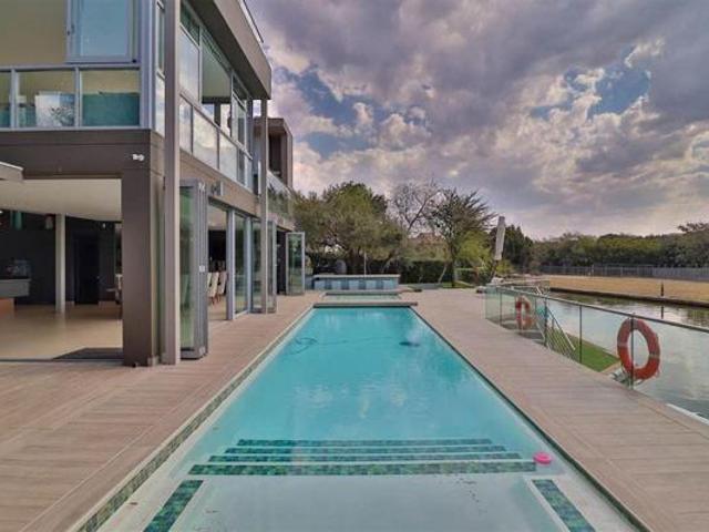 6 Bedroom House in The Island Estates