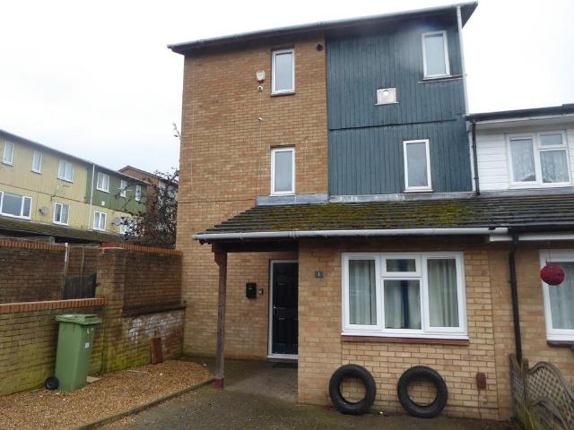 6 bedroom bedsit to rent