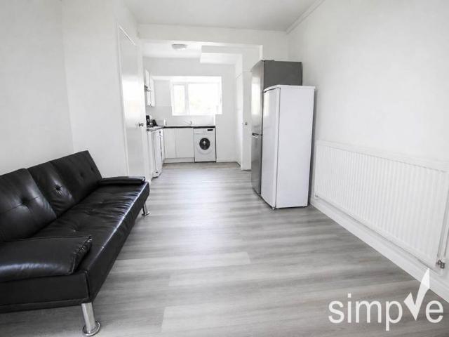 6 bedroom house of multiple occupation to rent