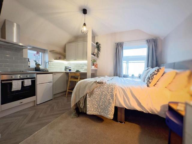 6 bedroom house of multiple occupation to rent