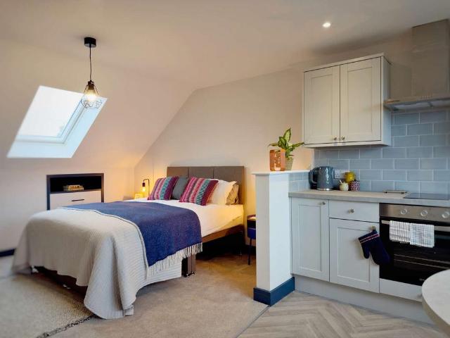 6 bedroom house of multiple occupation to rent