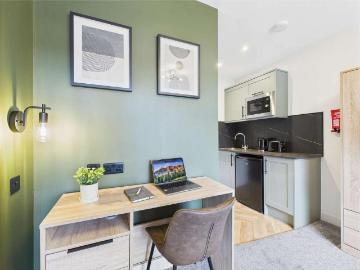 6 bedroom house of multiple occupation to rent