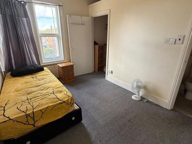 6 bedroom house of multiple occupation to rent