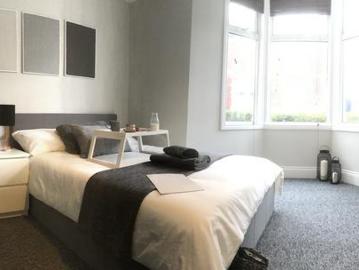 6 bedroom house of multiple occupation to rent