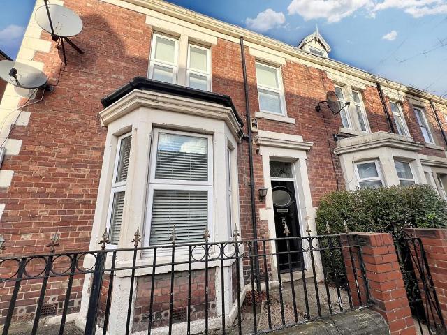 6 bedroom house of multiple occupation for sale