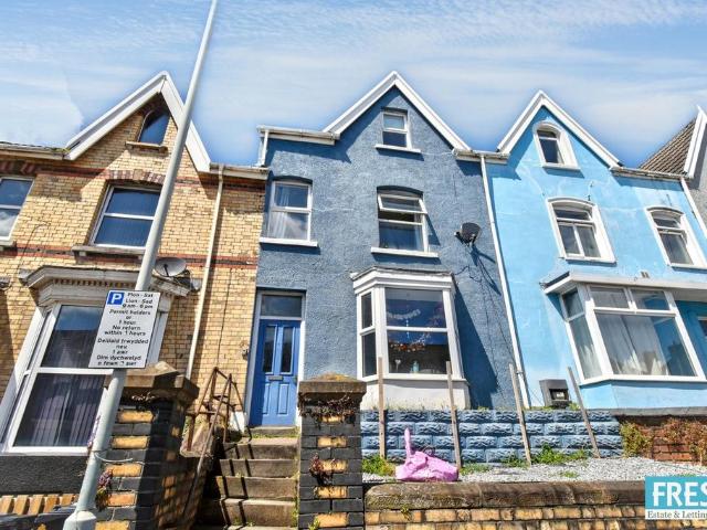 6 bedroom house of multiple occupation for sale