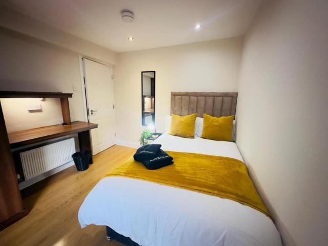 6 Bedroom House Lancashire Lancashire 100408971