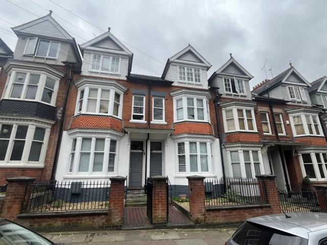 6 Bedroom House Leicester Leicestershire 101996063