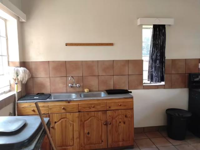 6 Bedroom House Selection Park Selection Park 104011975
