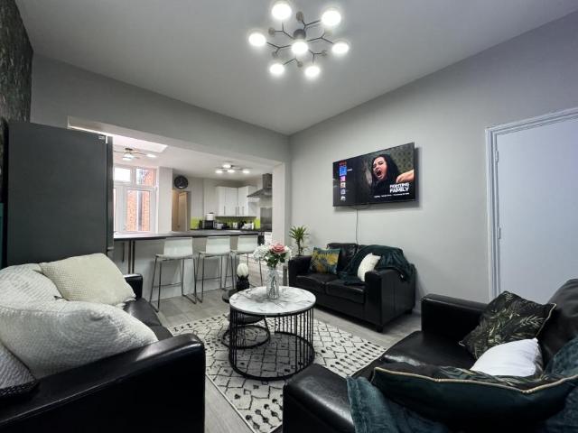 6 Bedroom House Selly Oak West Midlands 103179324