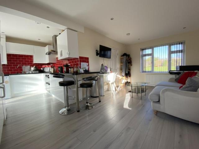 6 Bedroom House Selly Oak West Midlands 98286400