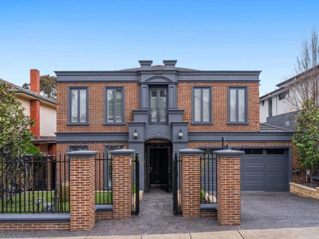 6 Bedroom House Strathmore VIC 105819850