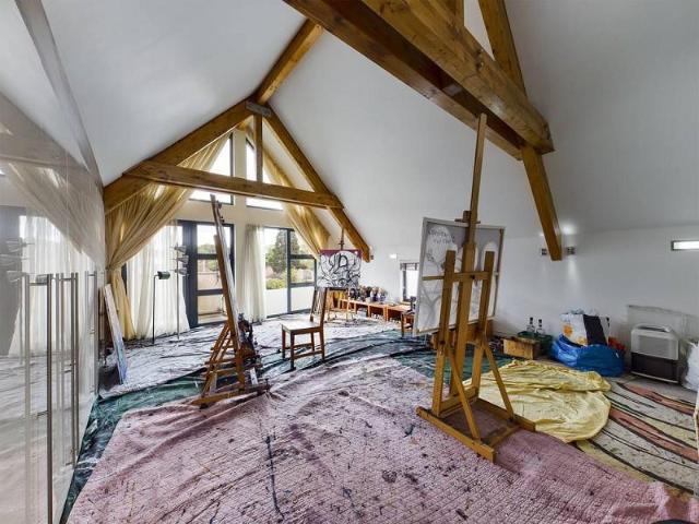 6 Bedroom House Rhiwbina Wales 105311006