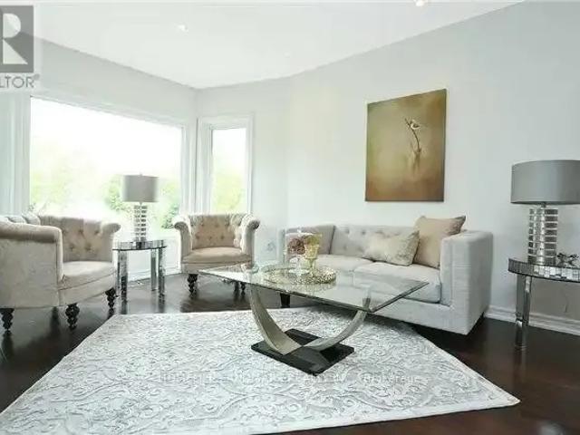 6 Bedroom House Richmond Hill ON 104471134