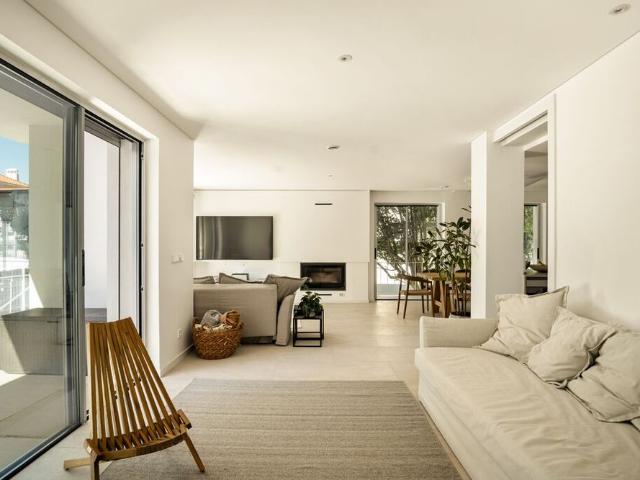6 Bedroom House with swimming pool, Nova Oeiras, Oeiras