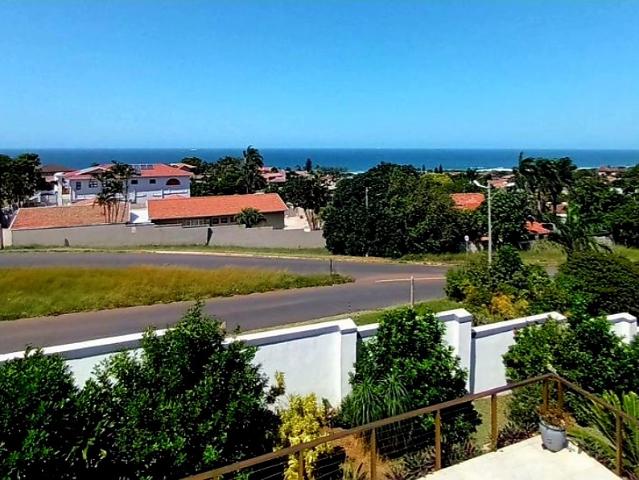 6 Bedroom House To Let in La Lucia | Gourlay Properties