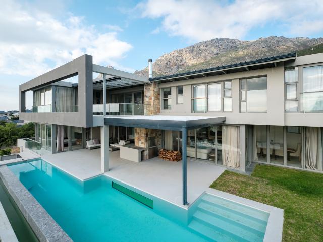 6 Bedroom House To Let in Stonehurst Mountain Estate