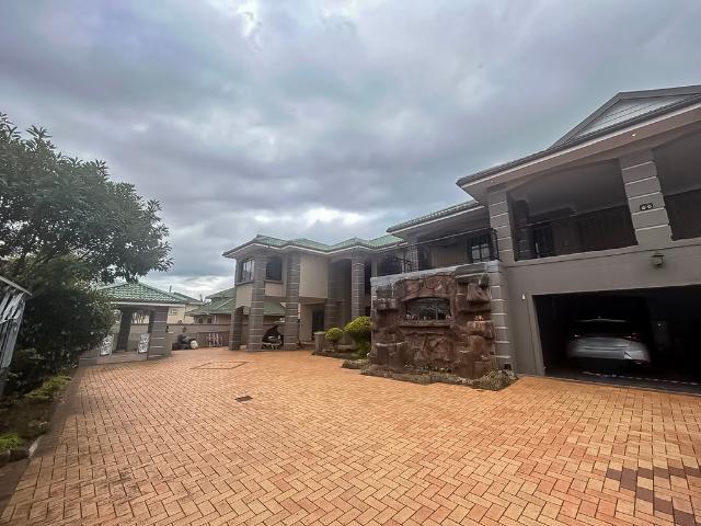 6 Bedroom House To Let in Somerset Park