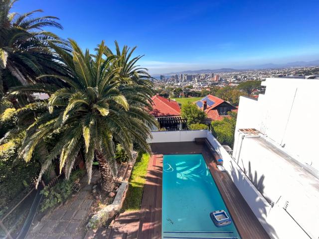 6 Bedroom House To Let in Tamboerskloof