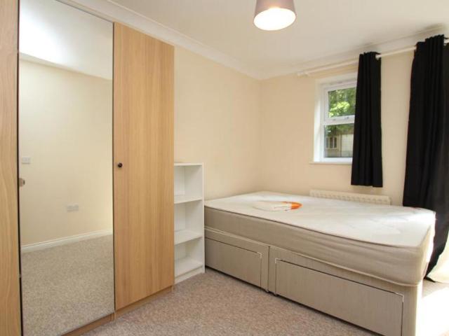 6 bedroom house to let, Stoke Park, Bristol | Ocean Estate Agents