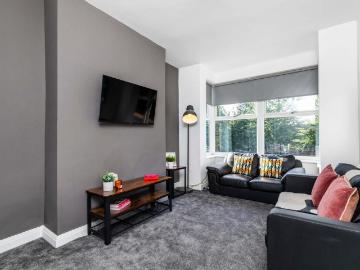 6 bedroom house to rent