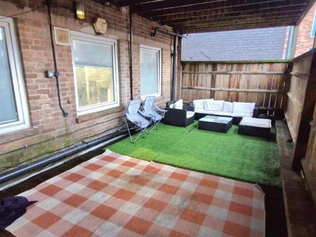 6 bedroom house to rent
