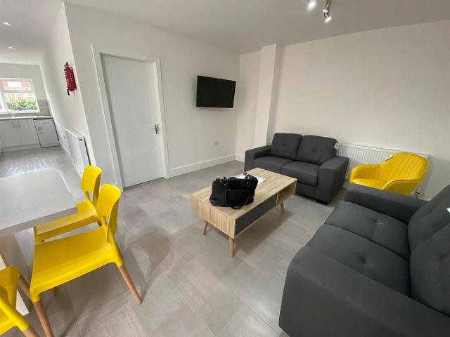7 bedroom house to rent