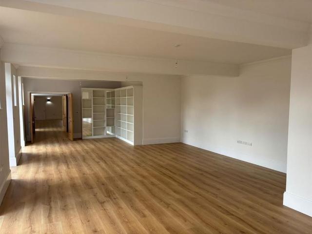6 bedroom house to rent