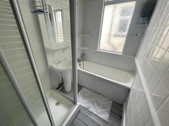 6 bedroom house to rent