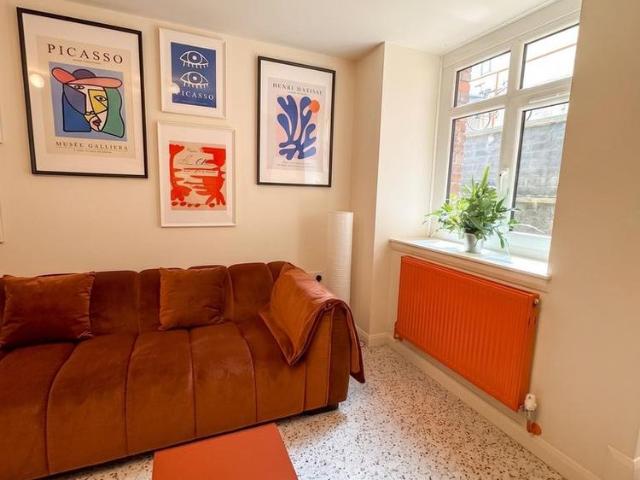 6 bedroom house to rent