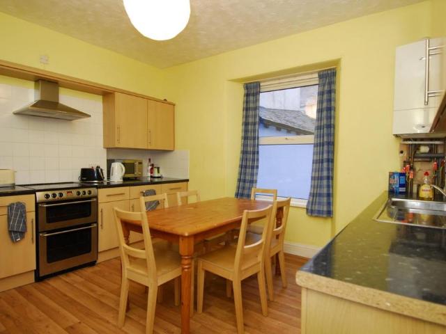 6 bedroom house to rent