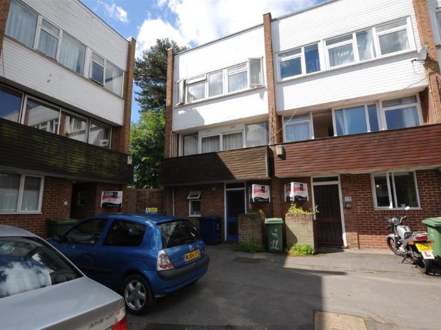 6 bedroom house to rent