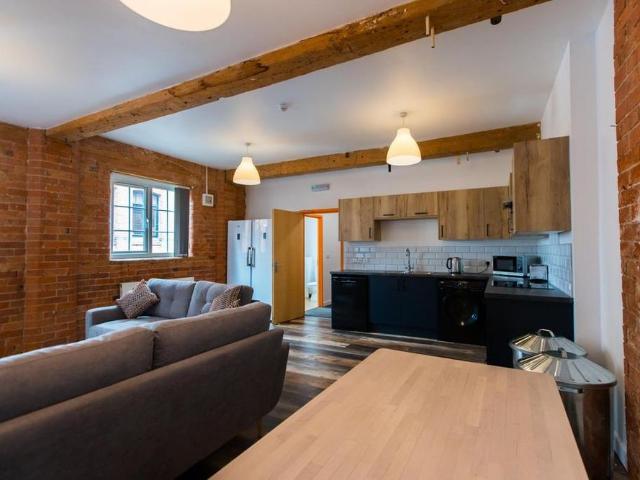 6 bedroom house to rent