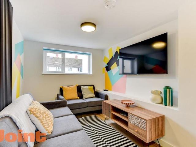 6 bedroom house to rent