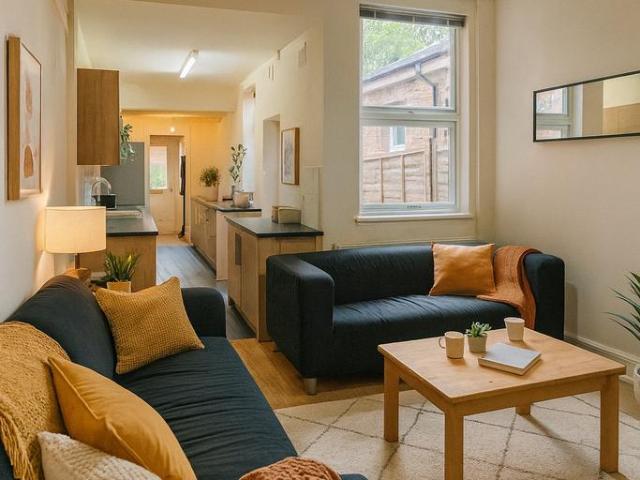 6 bedroom house to rent